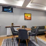 Sala Suites